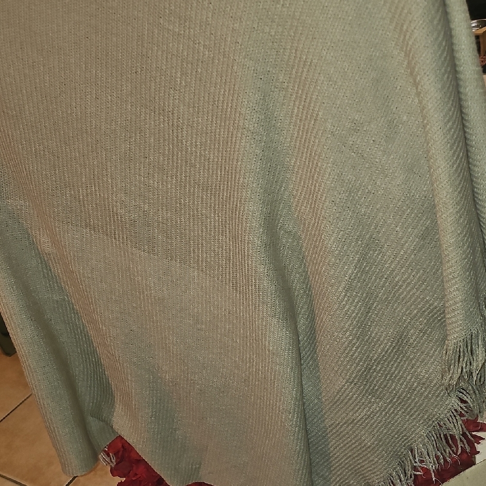 Mark Graham NWOT Beige & Tan Knit Shawl Wrap with Fringe Xlarge NEVER USED